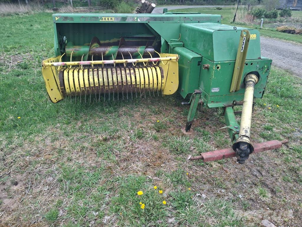 John Deere 332-A Paalain Kanttipaalaimet