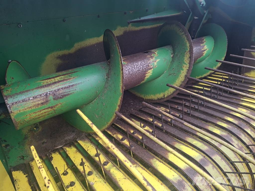 John Deere 332-A Paalain Kanttipaalaimet