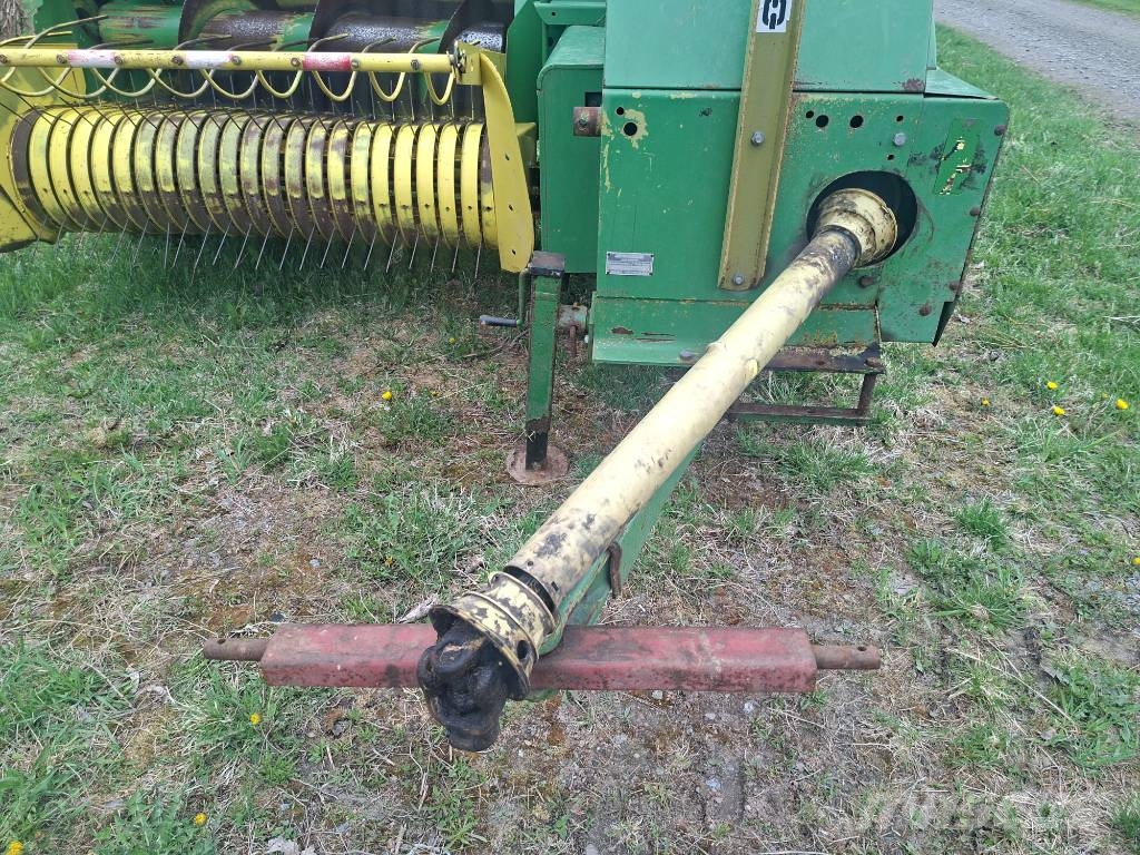 John Deere 332-A Paalain Kanttipaalaimet