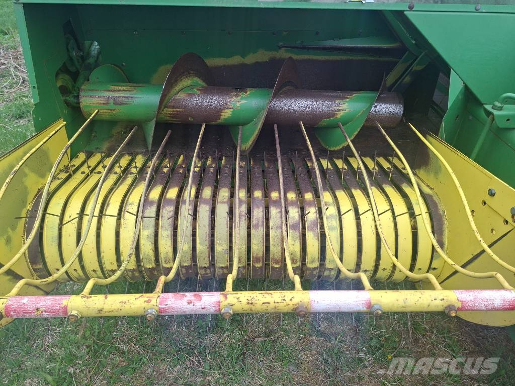 John Deere 332-A Paalain Kanttipaalaimet