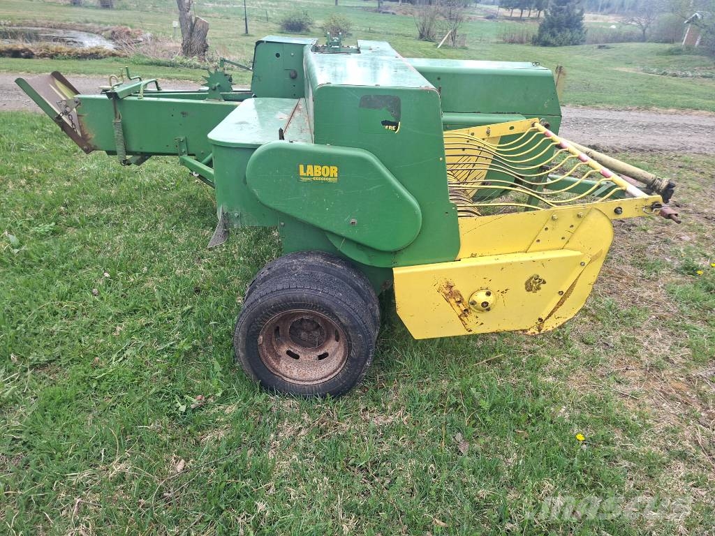 John Deere 332-A Paalain Kanttipaalaimet