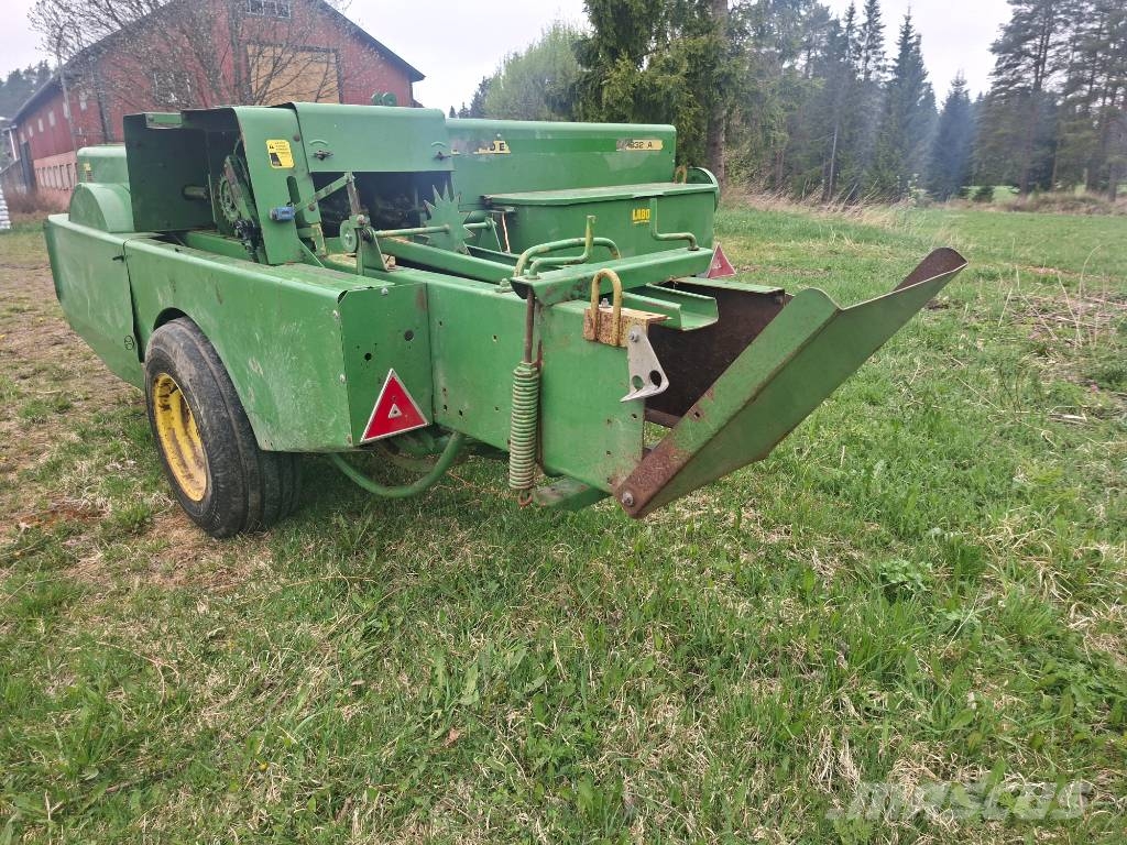John Deere 332-A Paalain Kanttipaalaimet