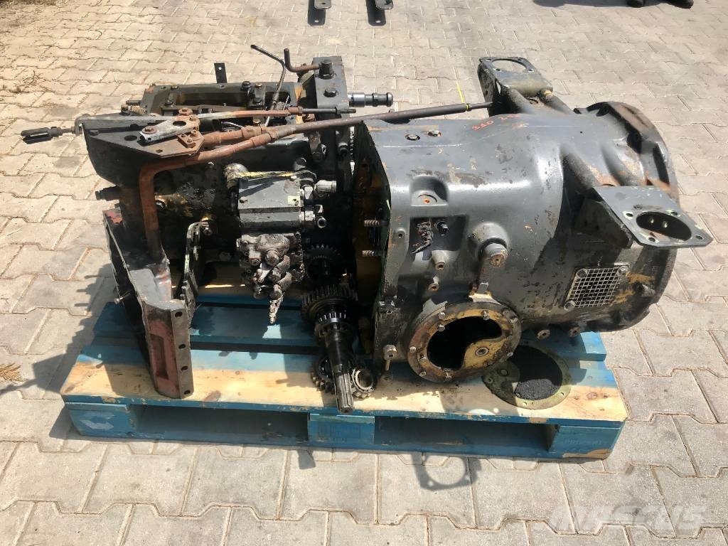 Fendt 310 LSA GEARBOX Chassis og suspension