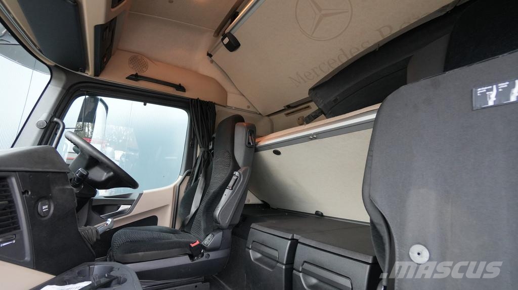Mercedes-Benz ACTROS 2442 6x2 RHD 481.900km وحدات الجر