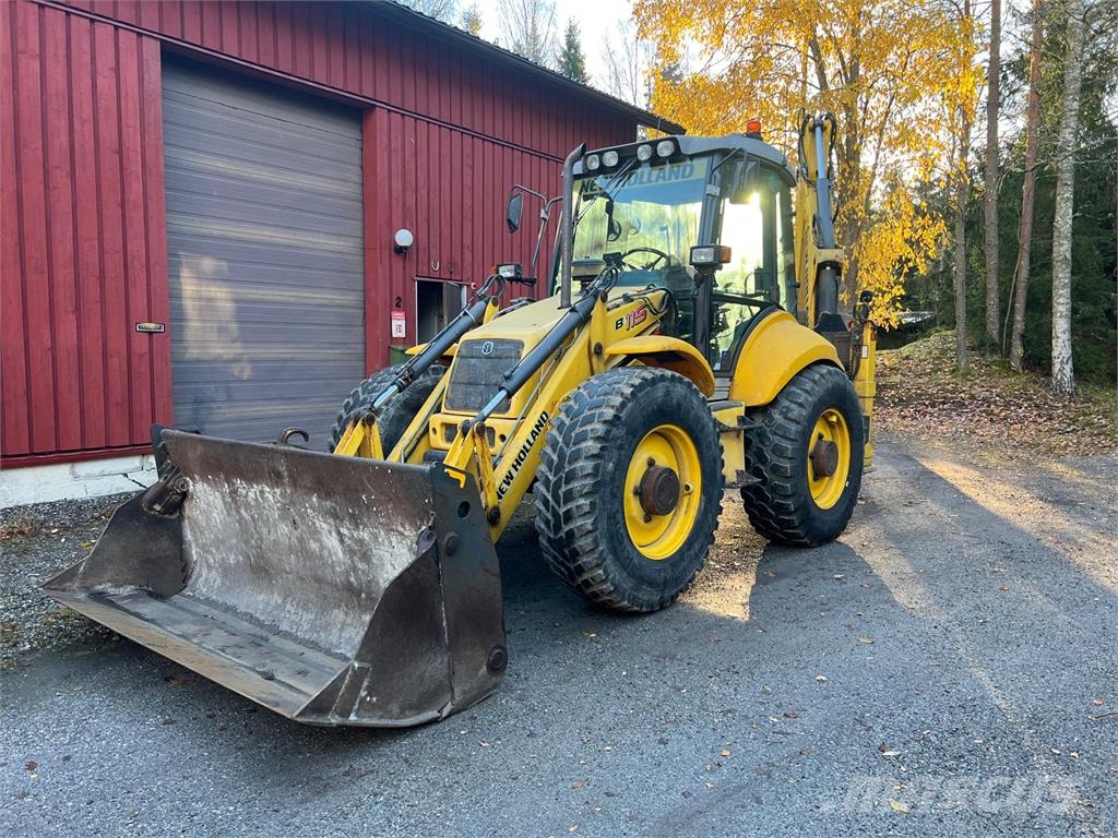 New Holland B115-4PS Baggerlader
