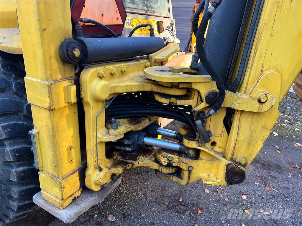 New Holland B115-4PS Baggerlader