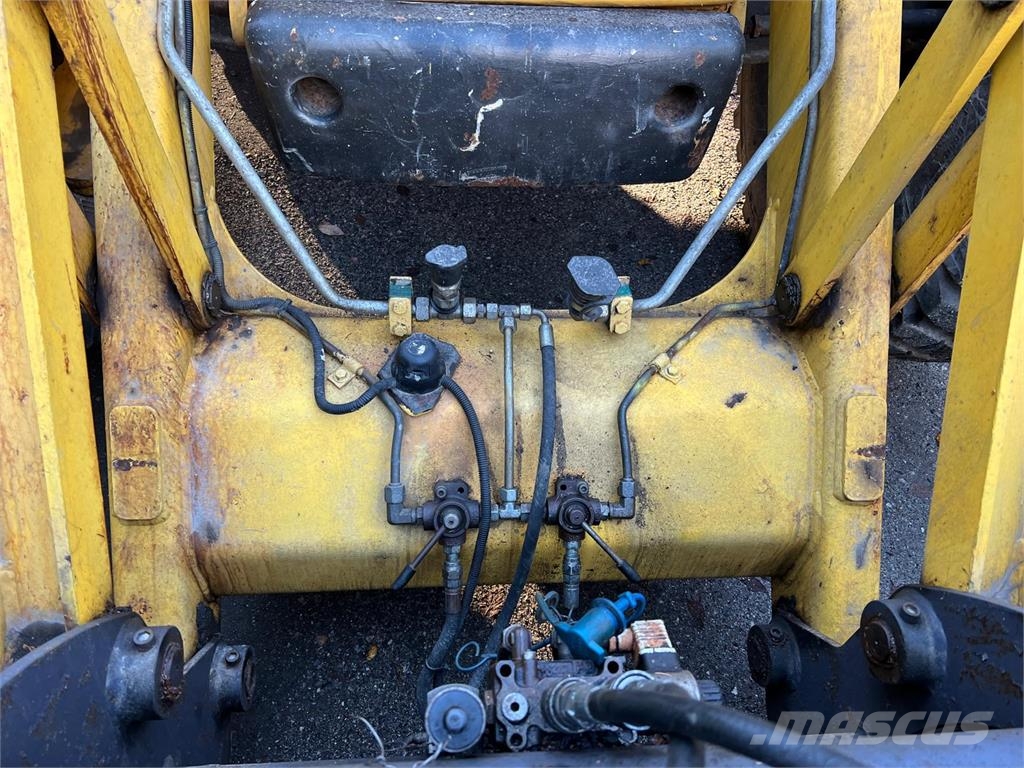 New Holland B115-4PS Baggerlader