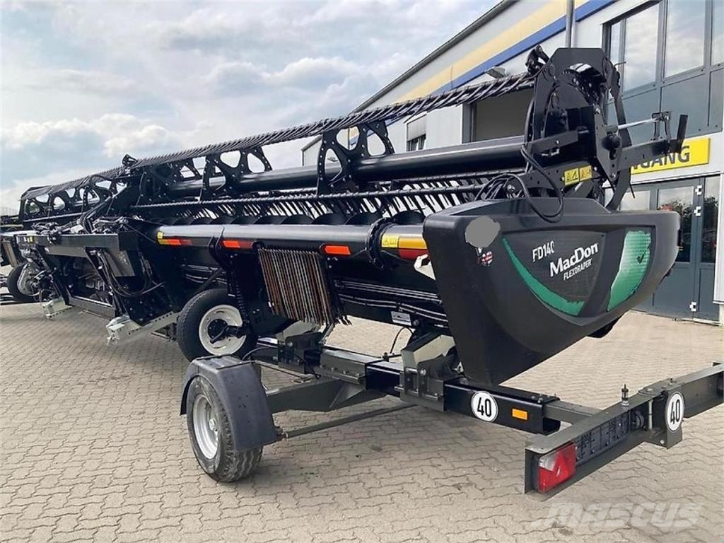 MacDon FD140 Flex Draper NH Leikkuupöydät