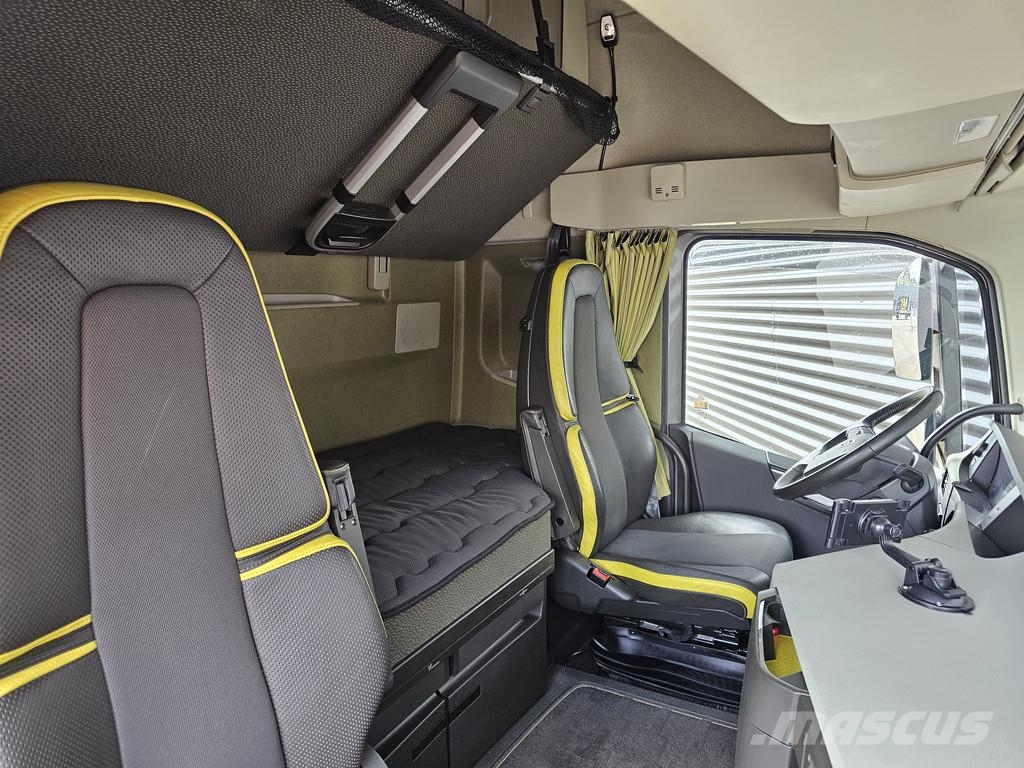 Volvo FH 16.650 6x2 / VEB / CHASSIS شاحنات بمقصورة وهيكل
