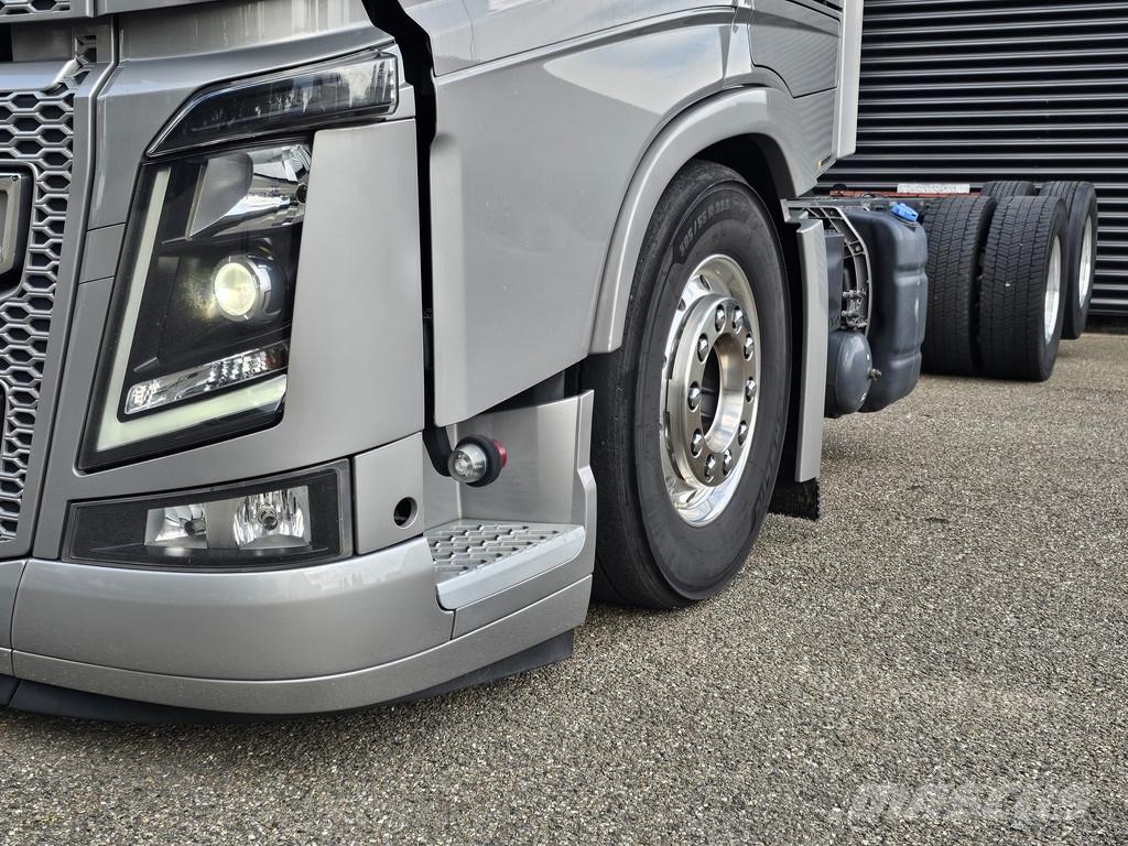 Volvo FH 16.650 6x2 / VEB / CHASSIS شاحنات بمقصورة وهيكل