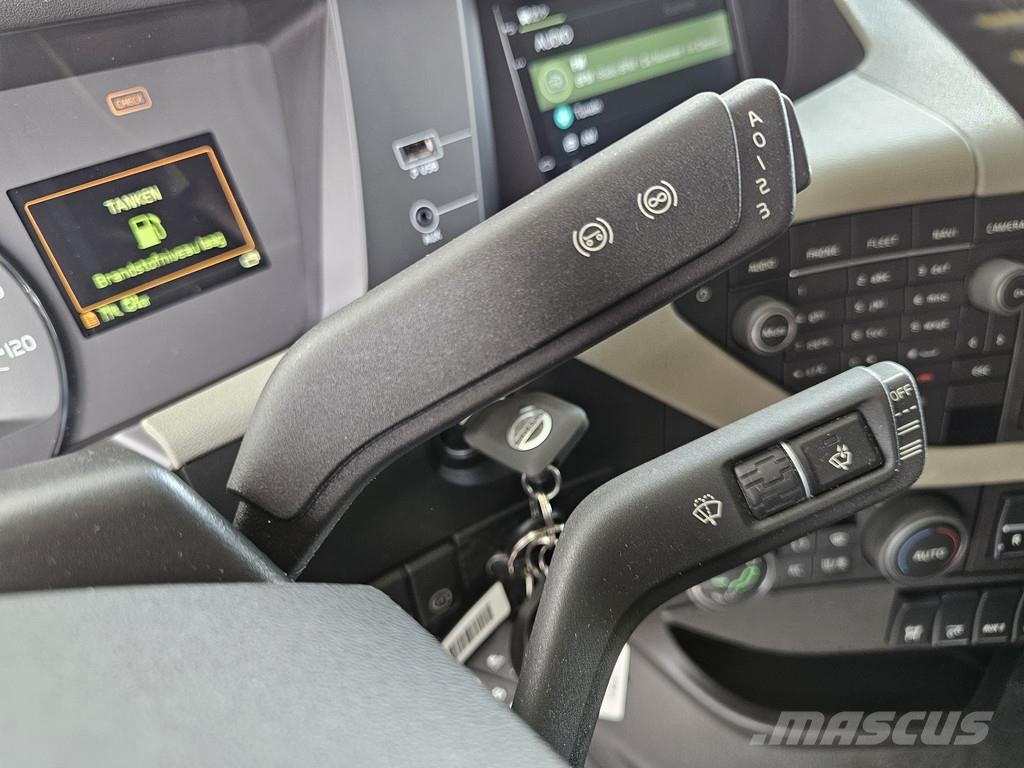 Volvo FH 16.650 6x2 / VEB / CHASSIS شاحنات بمقصورة وهيكل