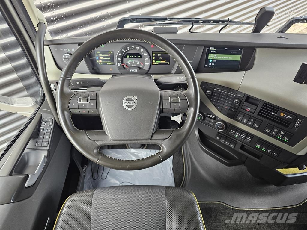 Volvo FH 16.650 6x2 / VEB / CHASSIS شاحنات بمقصورة وهيكل