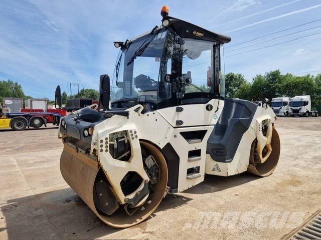 Bomag BW 161 AD-5 مداحل ثنائية الاسطوانة