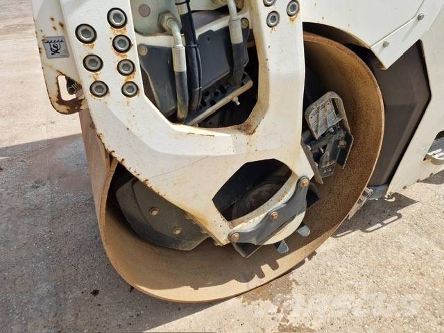 Bomag BW 161 AD-5 مداحل ثنائية الاسطوانة