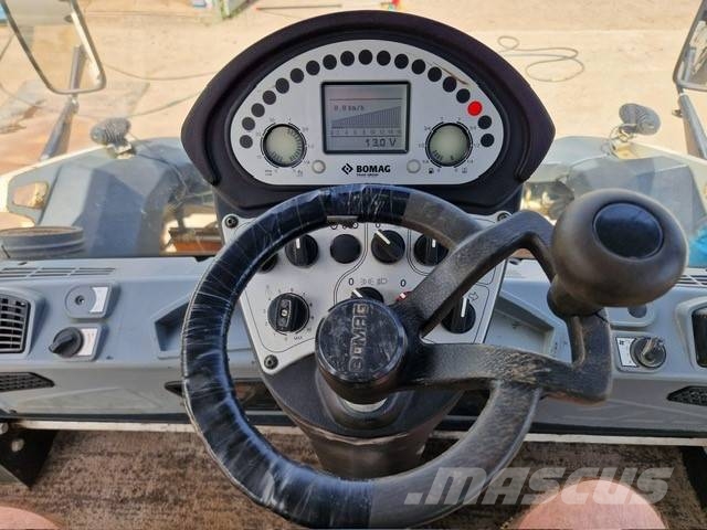 Bomag BW 161 AD-5 مداحل ثنائية الاسطوانة