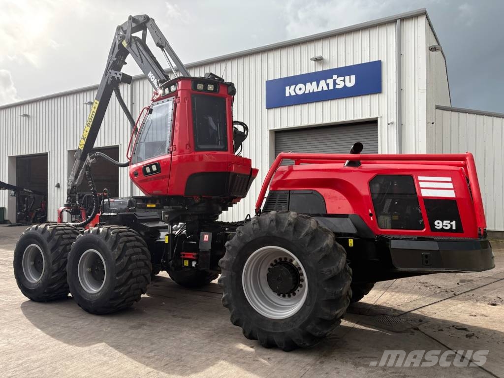Komatsu 951 Harvesteriai (miško kirtimo mašinos)