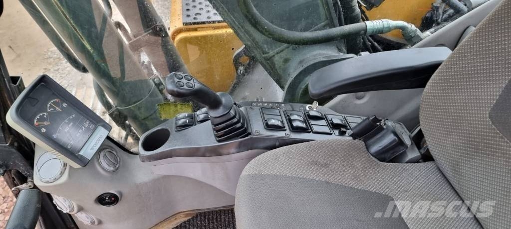 Volvo EC 160 C L Rupsgraafmachines