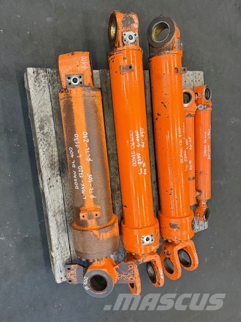 Doosan DL 400 SIŁOWNIKI HYDRAULICZNE KOMPLET 液压