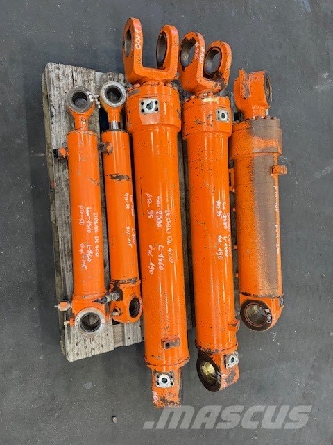 Doosan DL 400 SIŁOWNIKI HYDRAULICZNE KOMPLET 液压