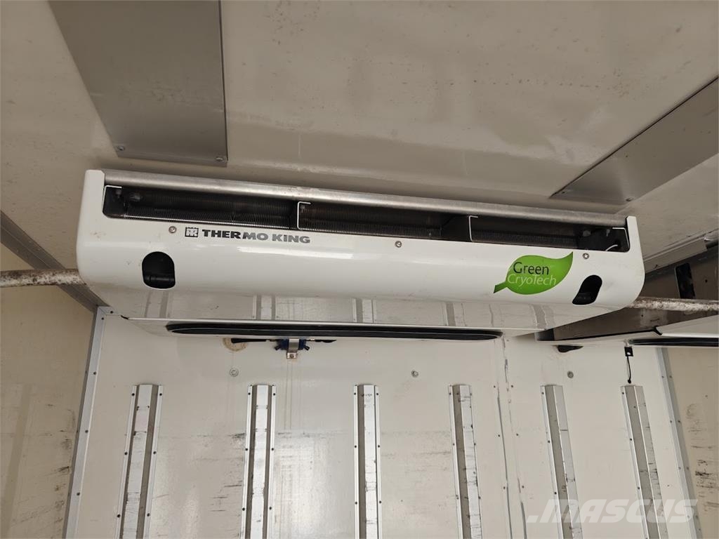 Scania P320 Camiones caja cerrada