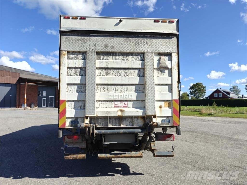 Scania P320 Camiones caja cerrada