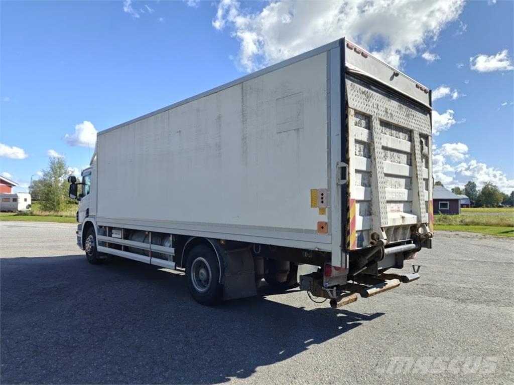 Scania P320 Camiones caja cerrada