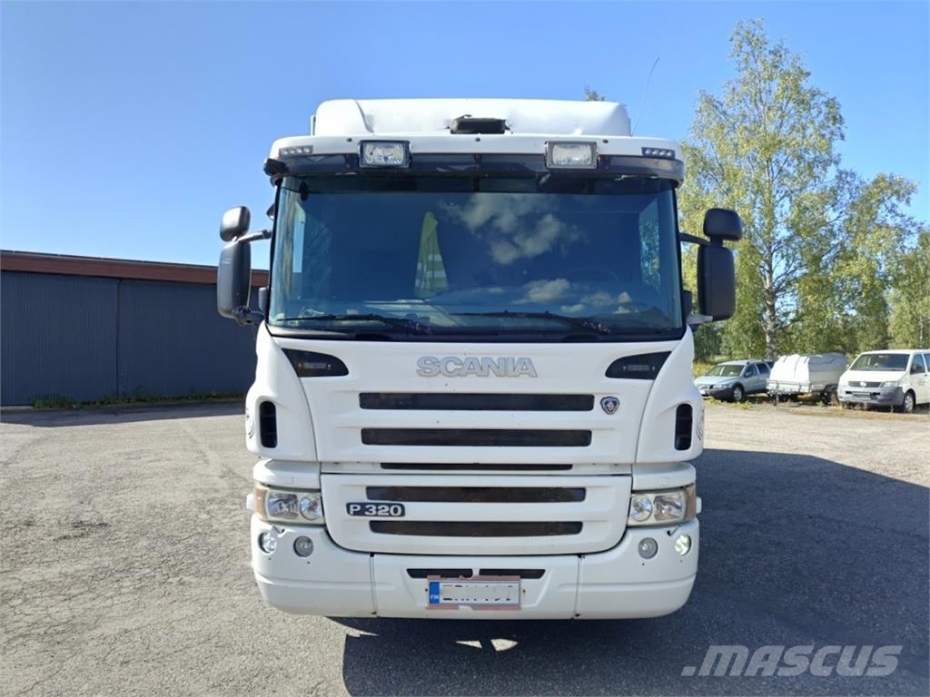 Scania P320 Camiones caja cerrada