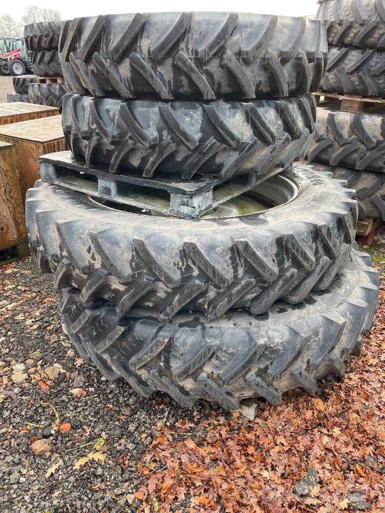  SUNDRIES 380/90R46 & 320/85R34 Hjul, Dæk og Fælge