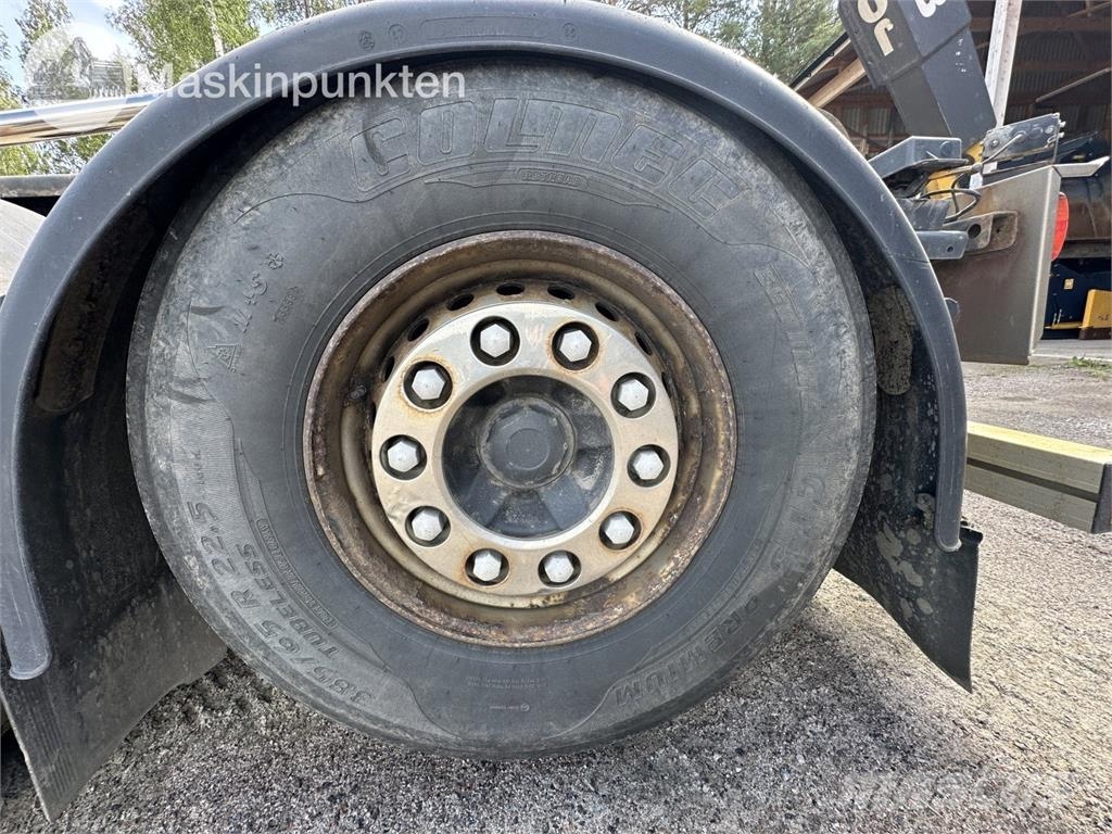 Volvo FM 8X4 Camiones polibrazo