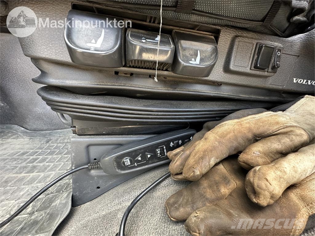 Volvo FM 8X4 Camiones polibrazo