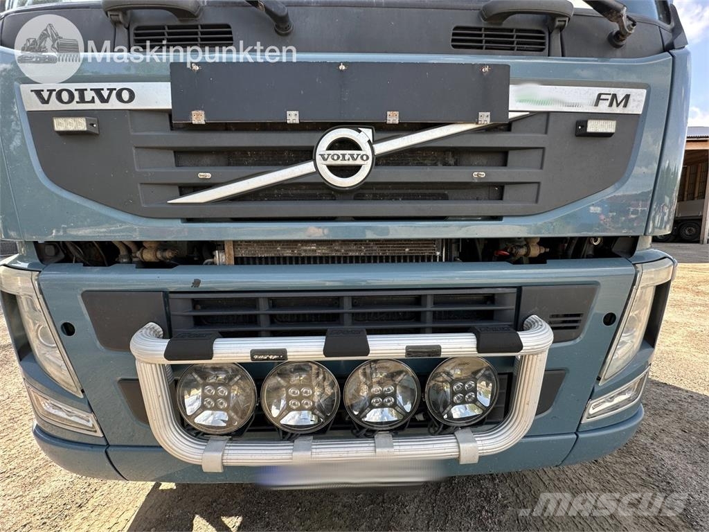 Volvo FM 8X4 Camiones polibrazo