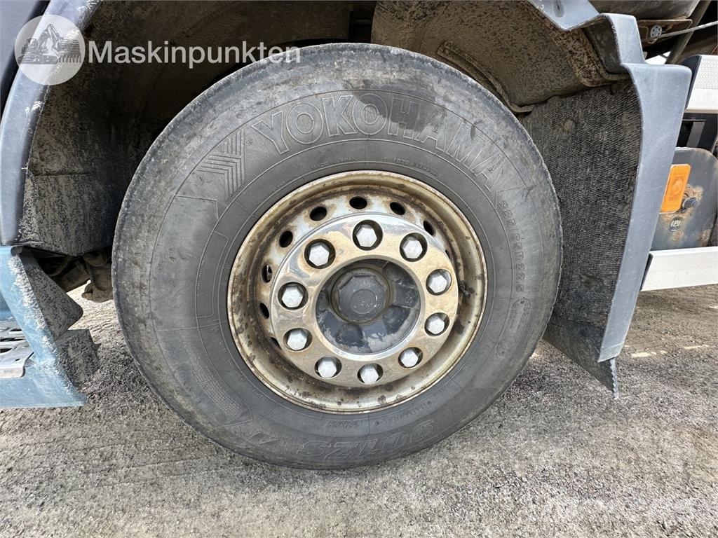 Volvo FM 8X4 Camiones polibrazo