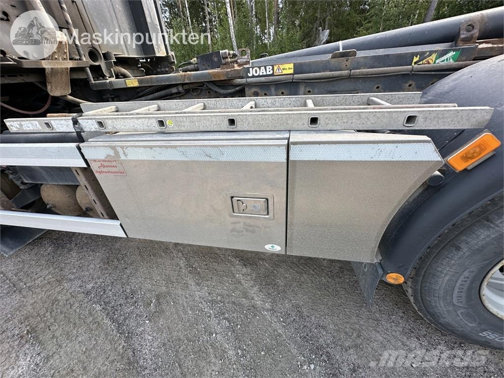 Volvo FM 8X4 Camiones polibrazo