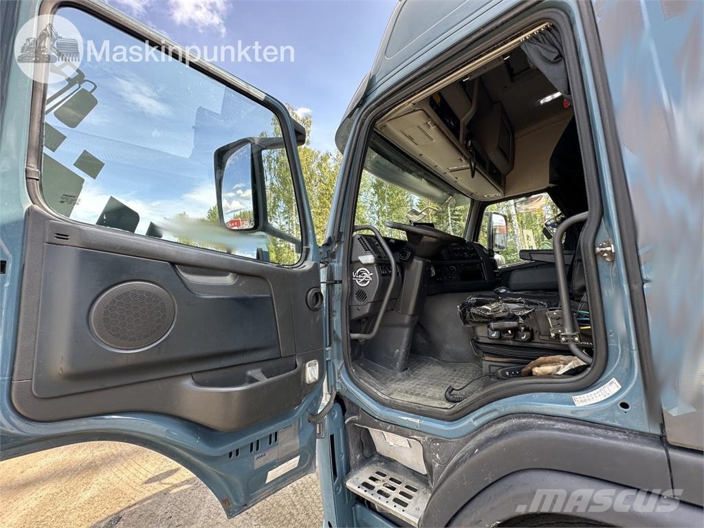Volvo FM 8X4 Camiones polibrazo
