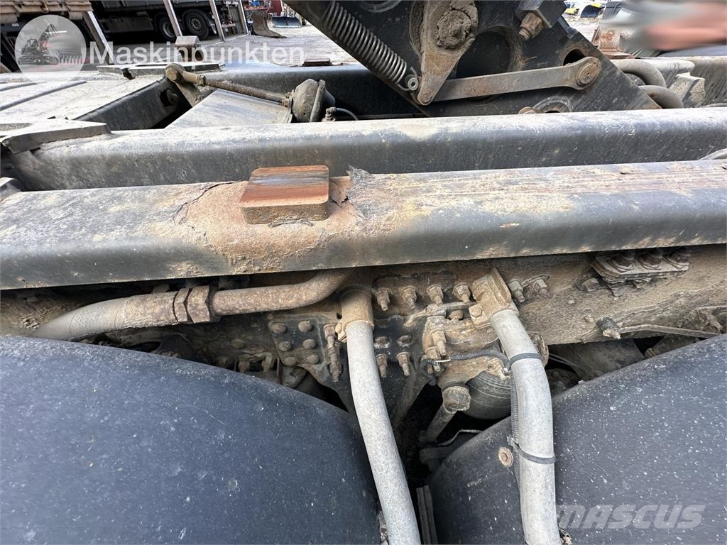 Volvo FM 8X4 Camiones polibrazo