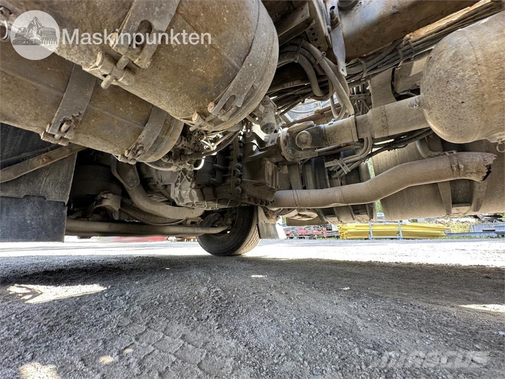 Volvo FM 8X4 Camiones polibrazo