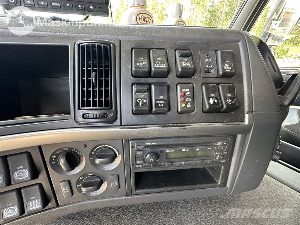 Volvo FM 8X4 Camiones polibrazo