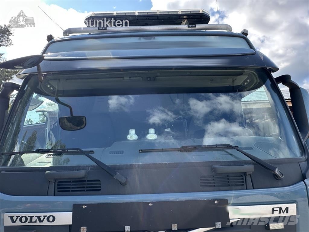 Volvo FM 8X4 Camiones polibrazo