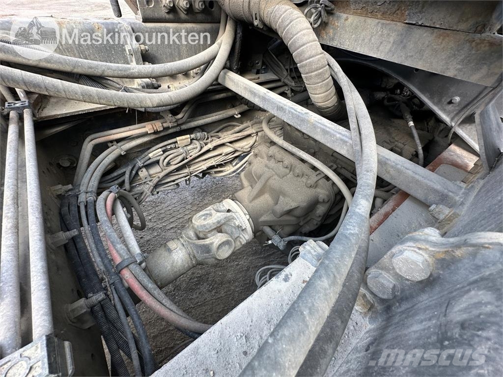 Volvo FM 8X4 Camiones polibrazo