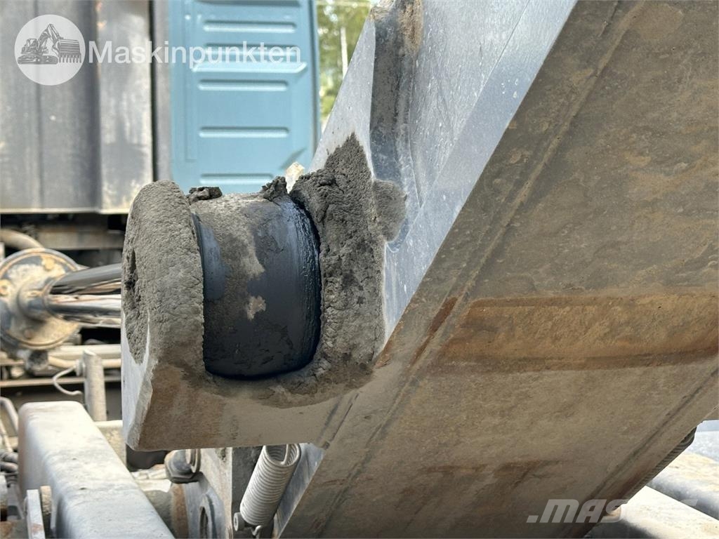 Volvo FM 8X4 Camiones polibrazo