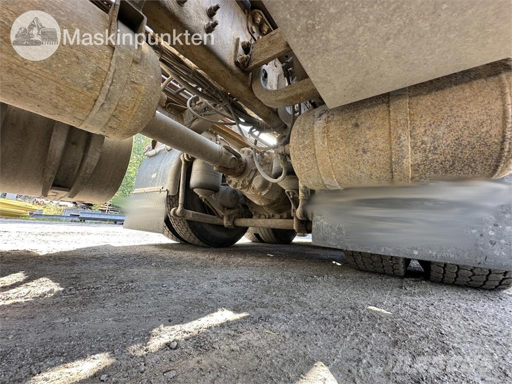 Volvo FM 8X4 Camiones polibrazo