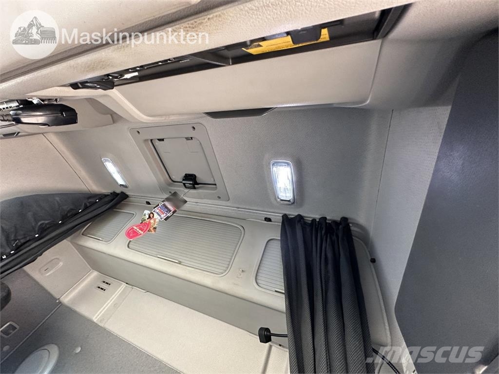 Volvo FM 8X4 Camiones polibrazo