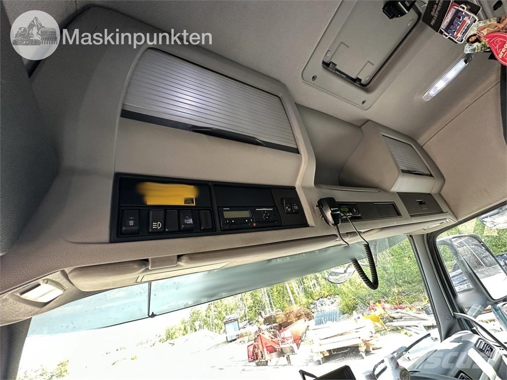 Volvo FM 8X4 Camiones polibrazo