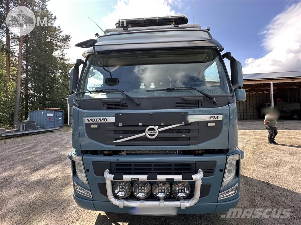Volvo FM 8X4 Camiones polibrazo