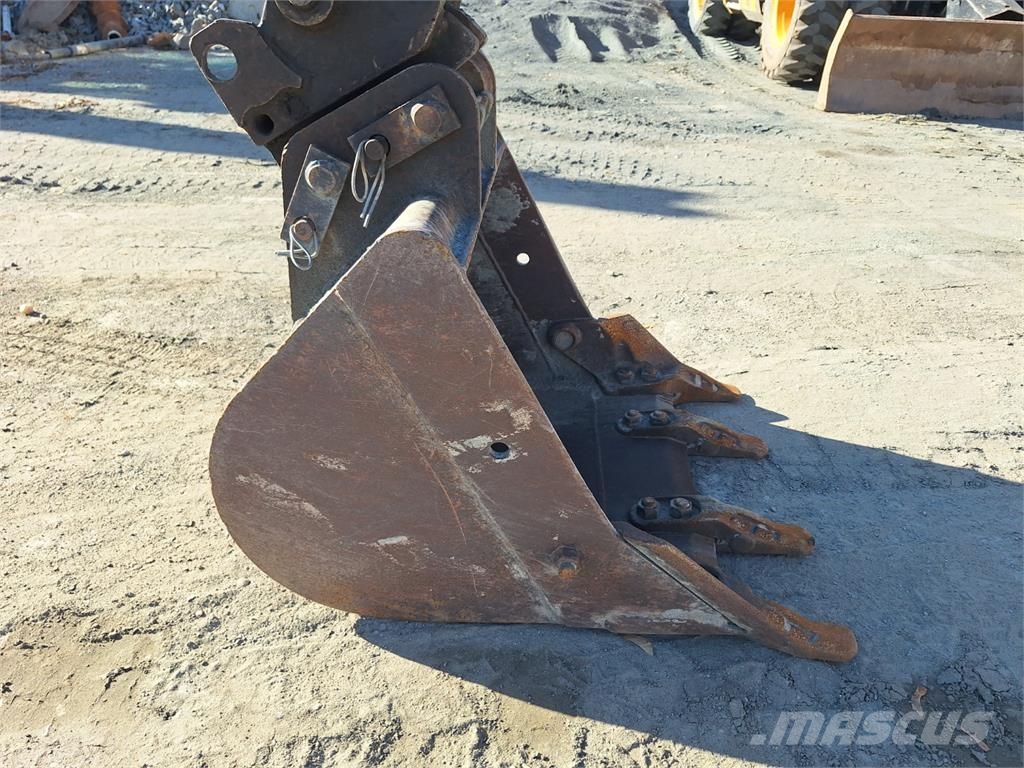JCB 8035 ZTS Прочие фургоны