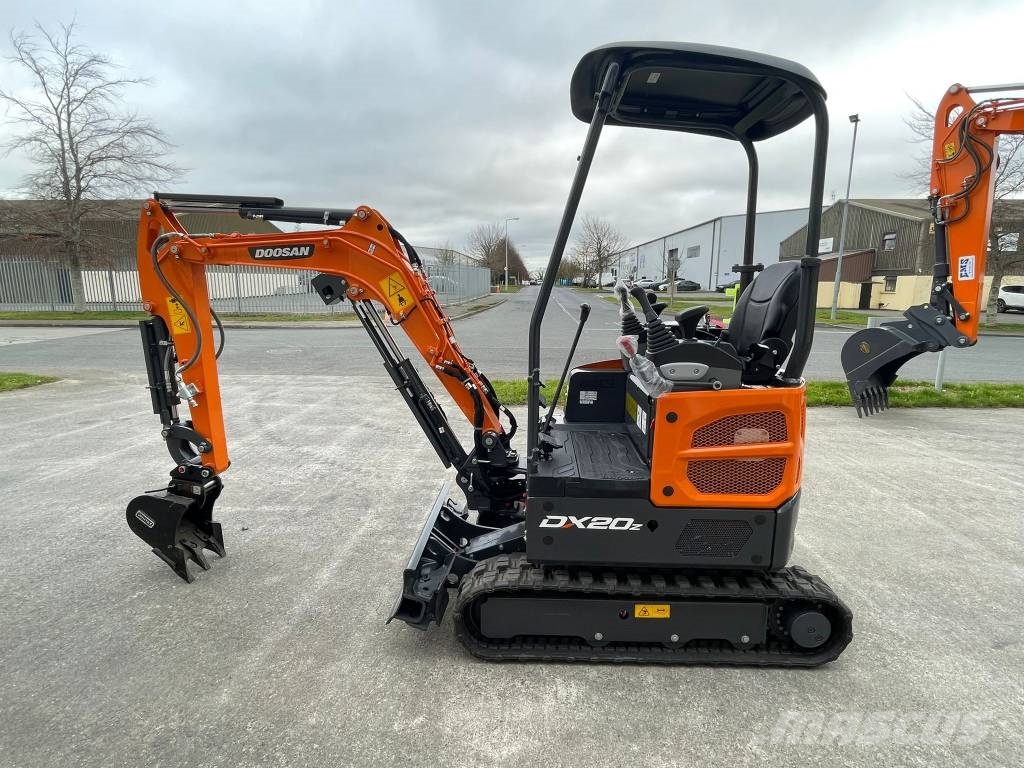 Develon DX 20 Z-7 حفارات صغيرة أقل من 7 طن (حفارات صغيرة)