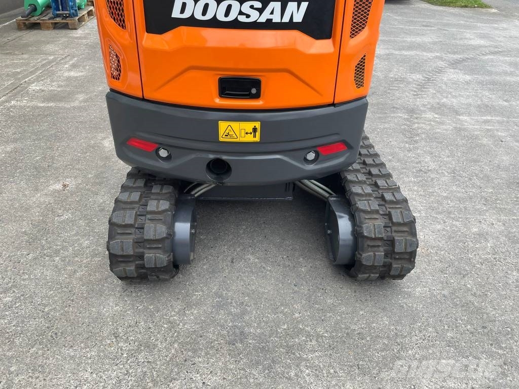 Develon DX 20 Z-7 حفارات صغيرة أقل من 7 طن (حفارات صغيرة)