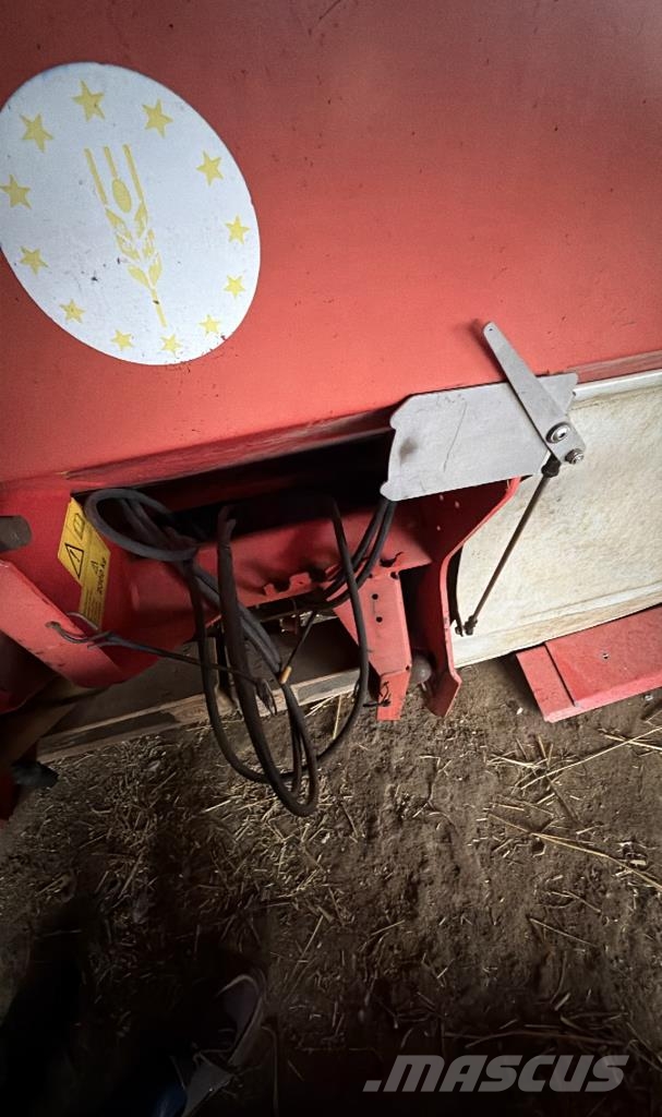 Kuhn Axera-M1102 Ruiskulannoittimet