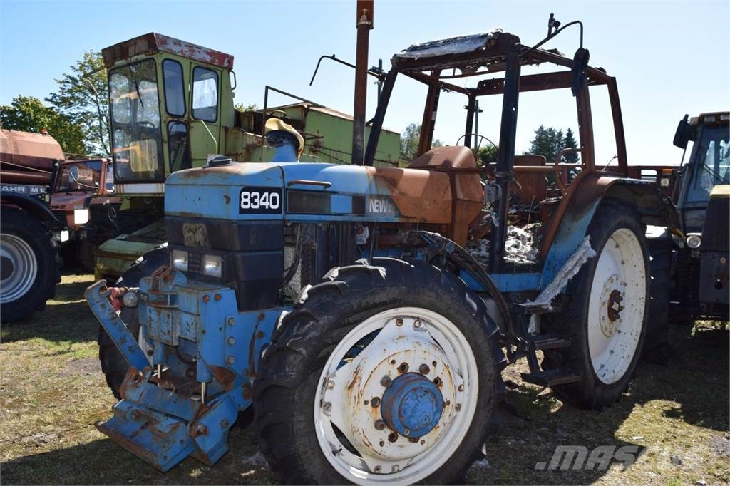 New Holland 8340 *zur Teileverwertung* Τρακτέρ