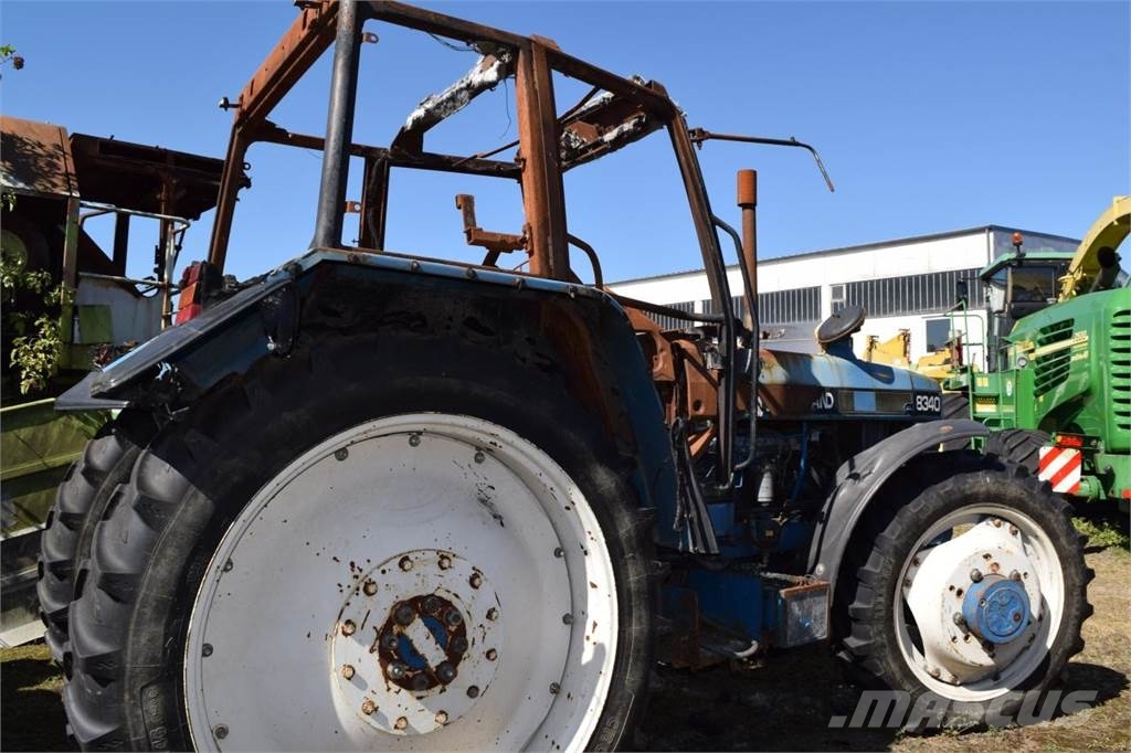 New Holland 8340 *zur Teileverwertung* Τρακτέρ